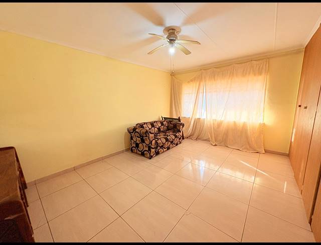 4 BEDROOM HOUSE FOR SALE IN VAALPARK